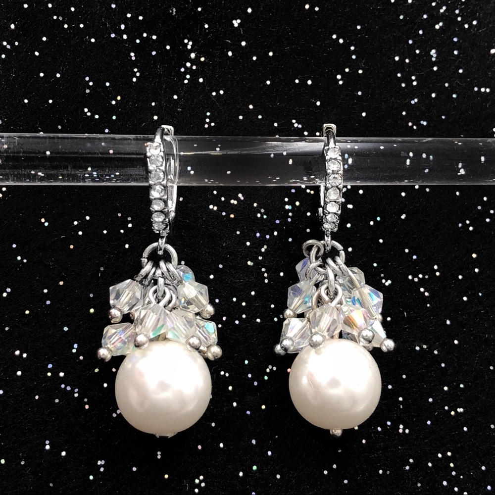 🌼 Pearl Beaded Cluster Huggie Hoop Earrings